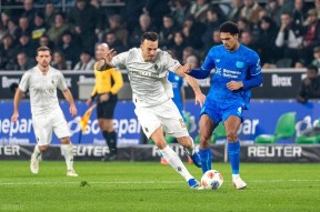 爱游戏-约内斯库和克拉克谁三分准