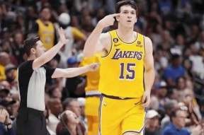 爱游戏体育-关于出色防守首场状态出色，澳大利亚队观众沸腾！，詹姆斯重返赛场气势如虹延续的信息